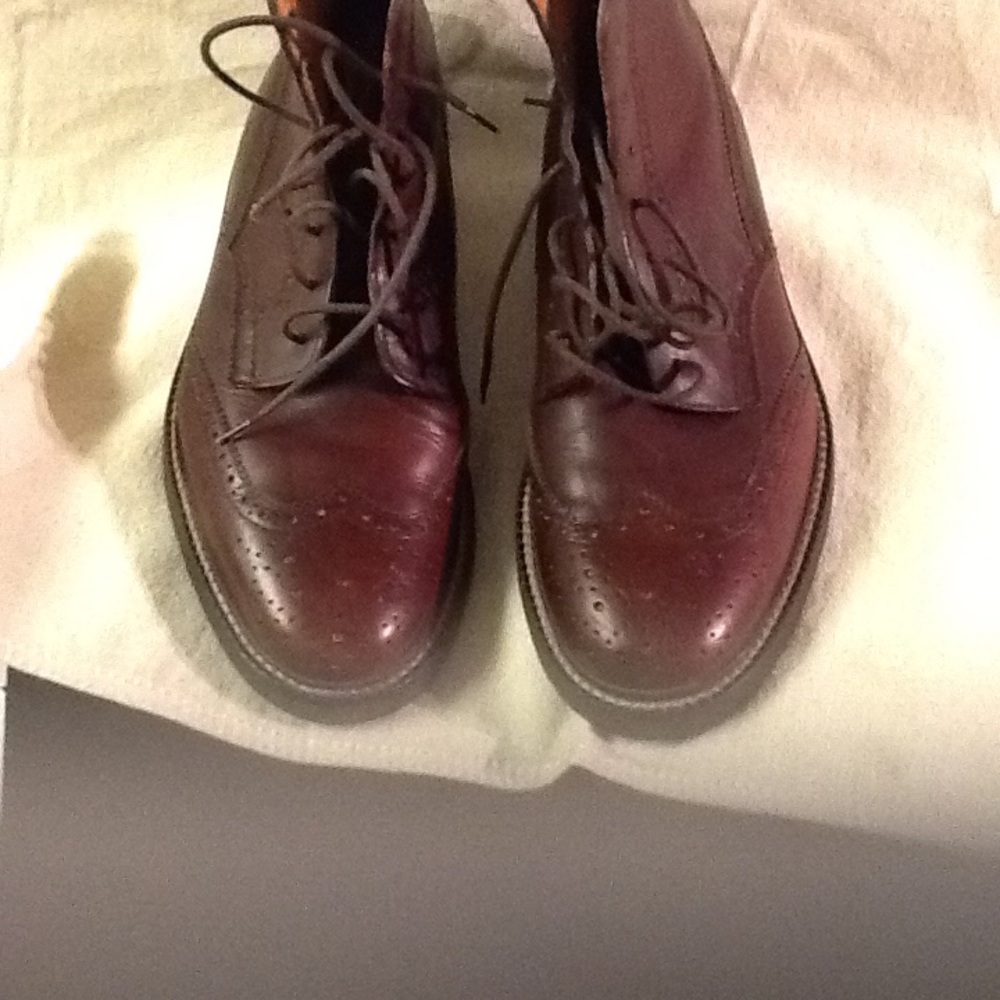 Men’s Tommy Hilfiger wing tip dress boots size 11